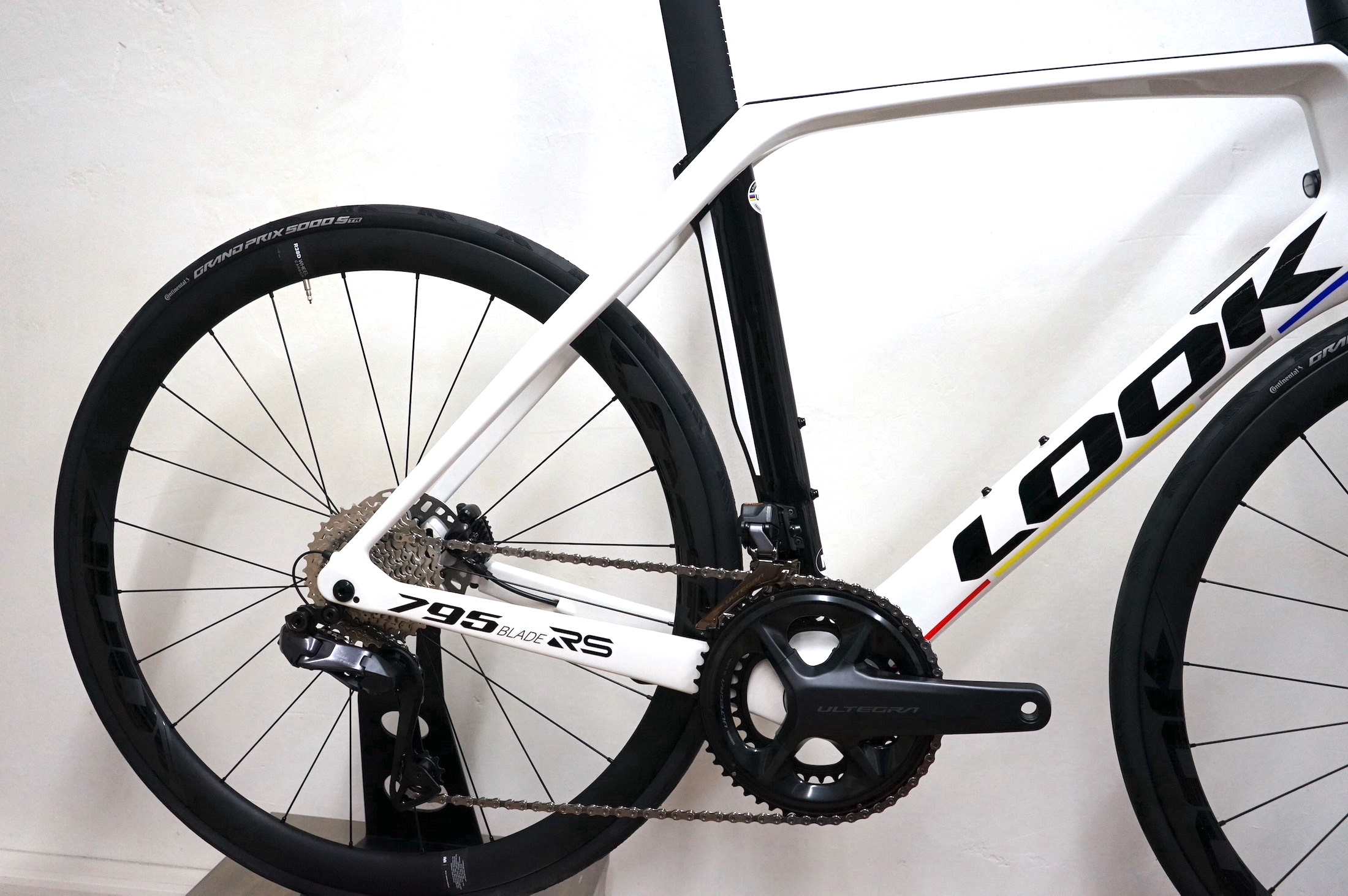 Look 795 Blade RS Disc Ultegra Di2 2x12 und Carbon Clincher R38D (2022)