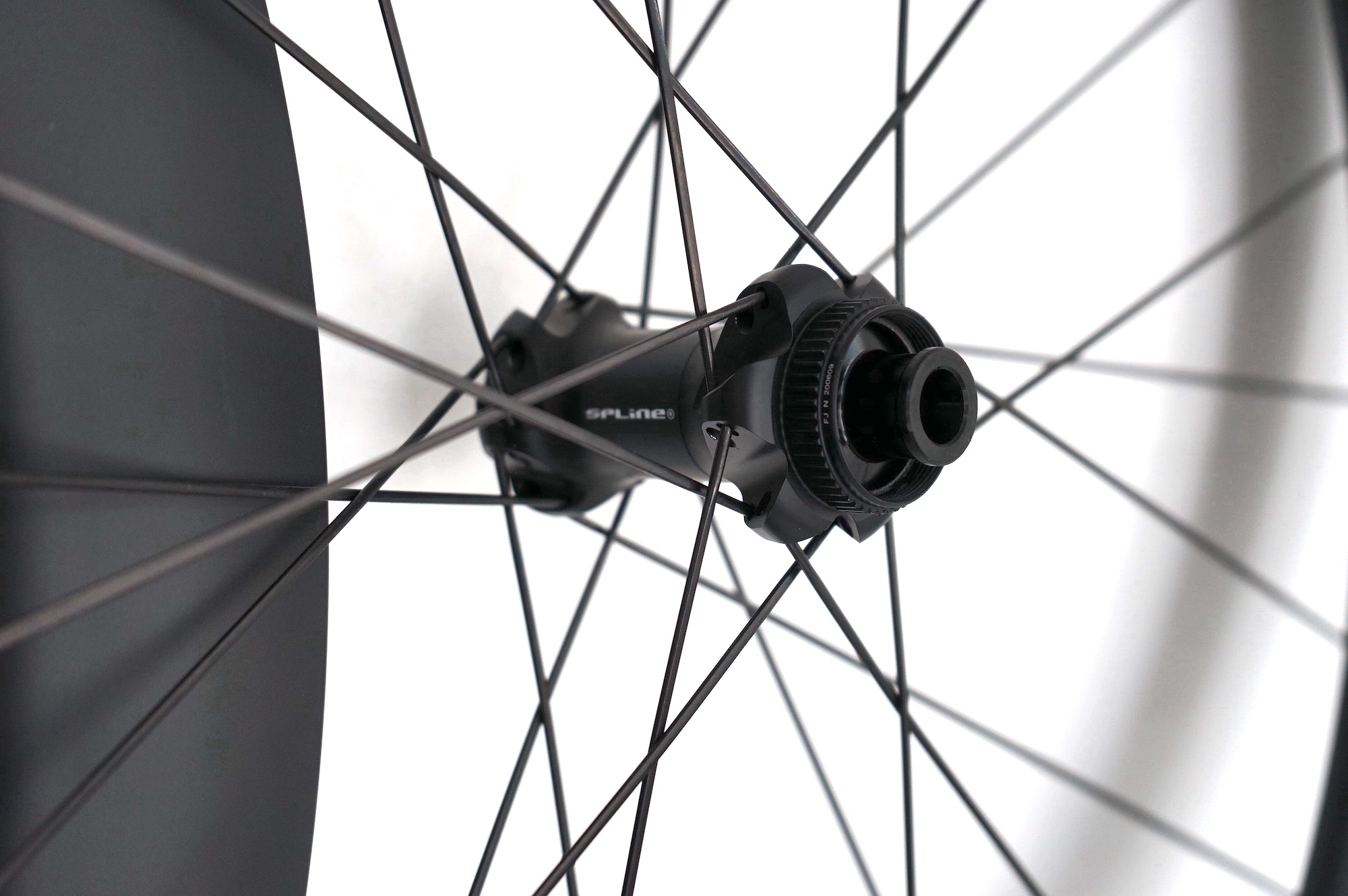 DT Swiss ARC1650 disc-brake 62mm Laufradsatz (VR 12x100mm / HR 12x142mm)