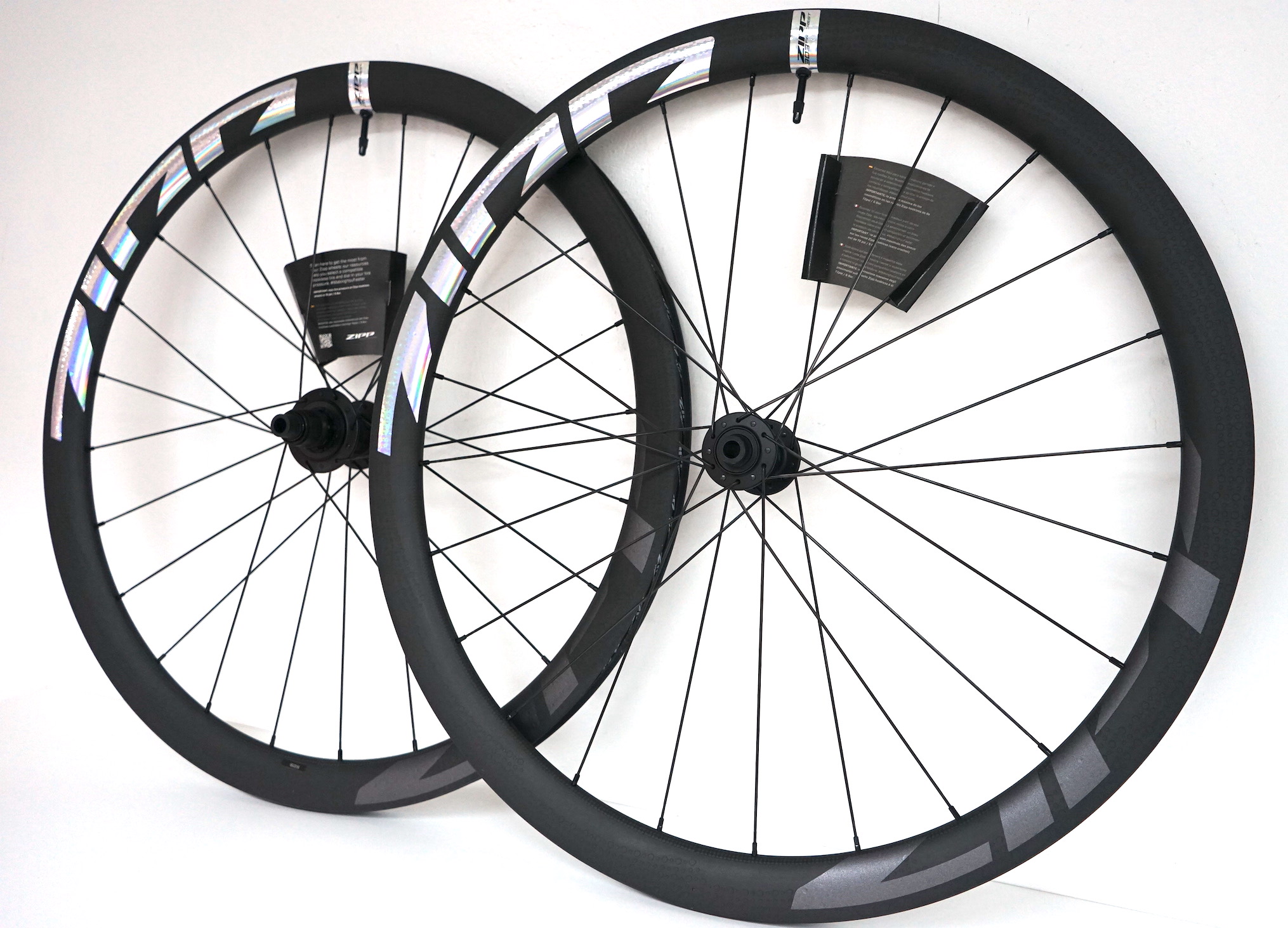 ZIPP 303 Firecrest Tubeless für Scheibenbremsen (2023) Laufradsatz FORCE edition