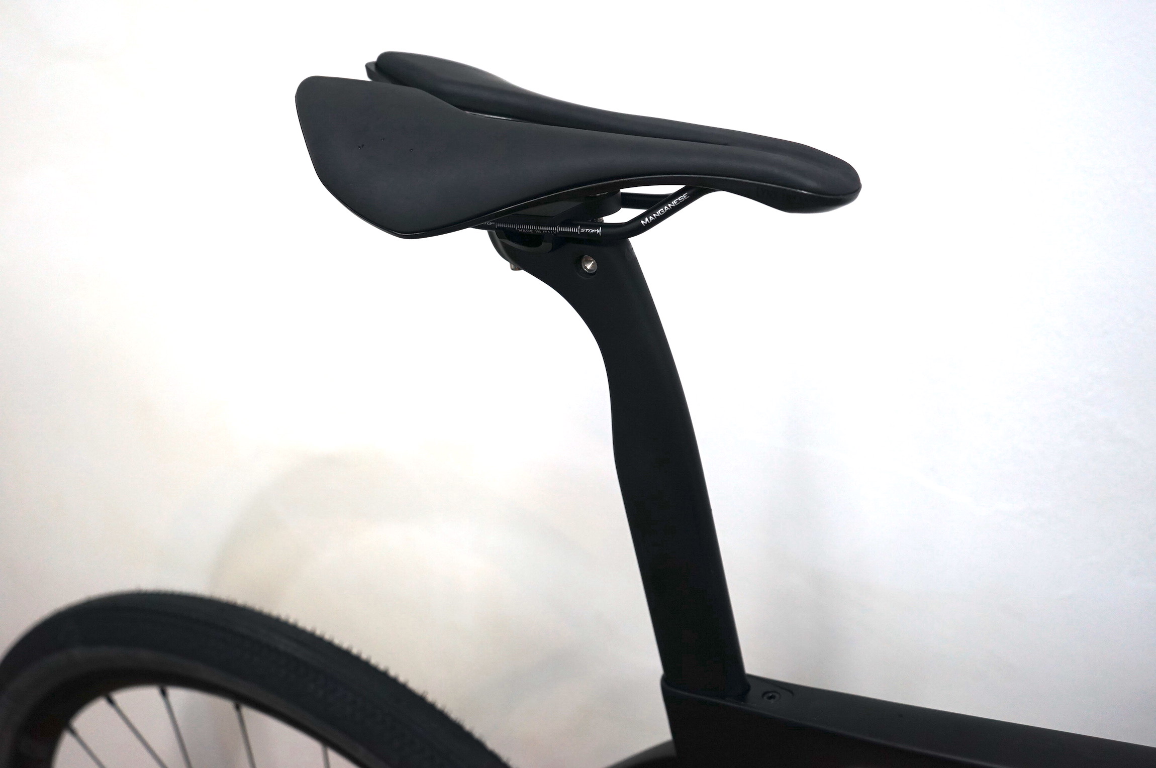 Pinarello GREVIL F Rival eTap AXS DB 1x12 XPLR / 27,5" (2023) CB301 razor-black