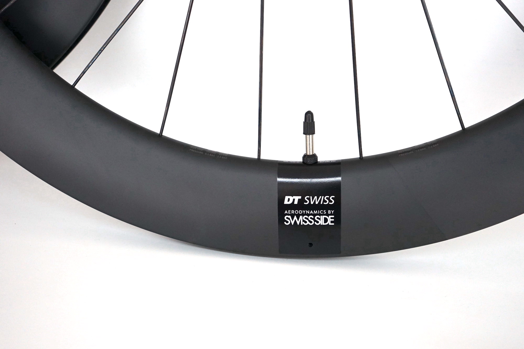 DT Swiss ARC1650 disc-brake 62mm Laufradsatz (VR 12x100mm / HR 12x142mm)DT Swiss ARC1650 disc-brake 62mm Laufradsatz (VR 12x100mm / HR 12x142mm)