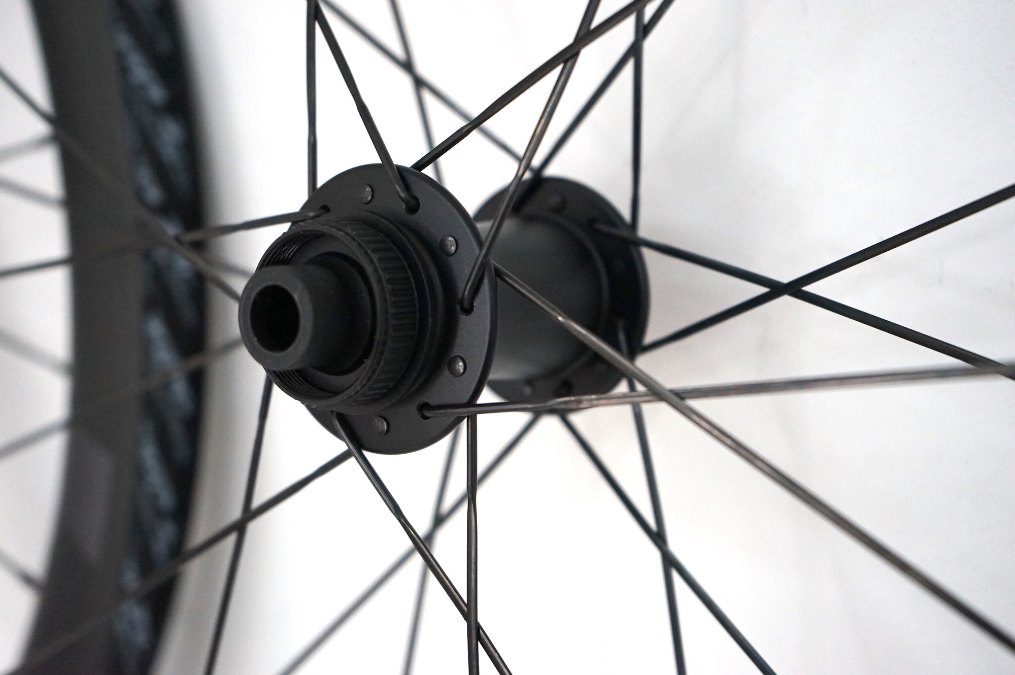 ZIPP 303 Firecrest Tubeless für Scheibenbremsen (2023) Laufradsatz FORCE edition