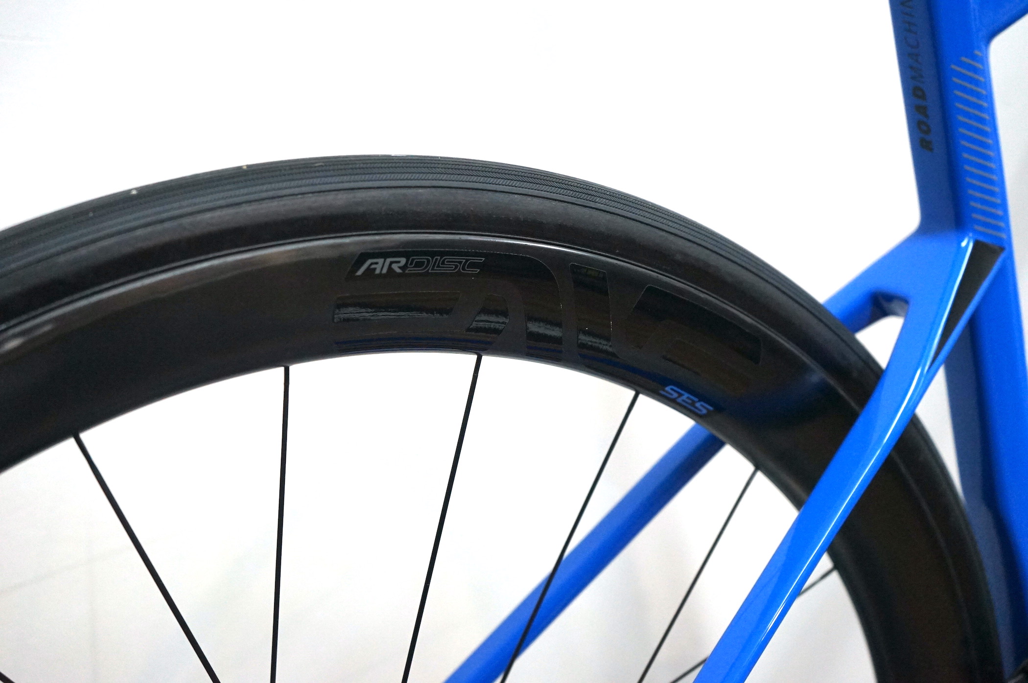 BMC ROADMACHINE 01 TWO (2022) Sram Red AXS 2x12 and Enve 3.4