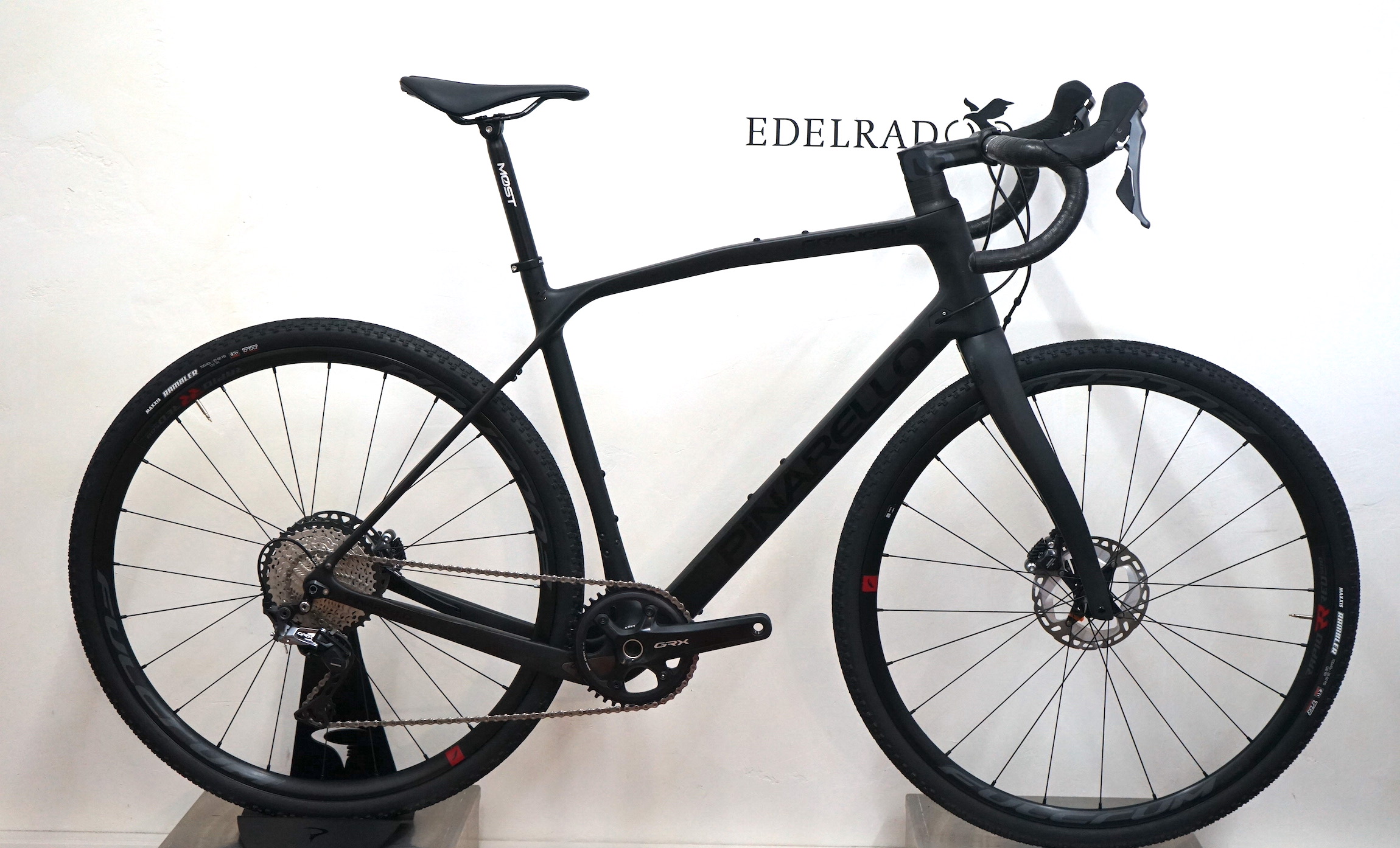 Pinarello Granger X5 Shimano  GRX810 1x11  (Farbe: black on black) Fulcrum Rapid Red 500 700c Gravel