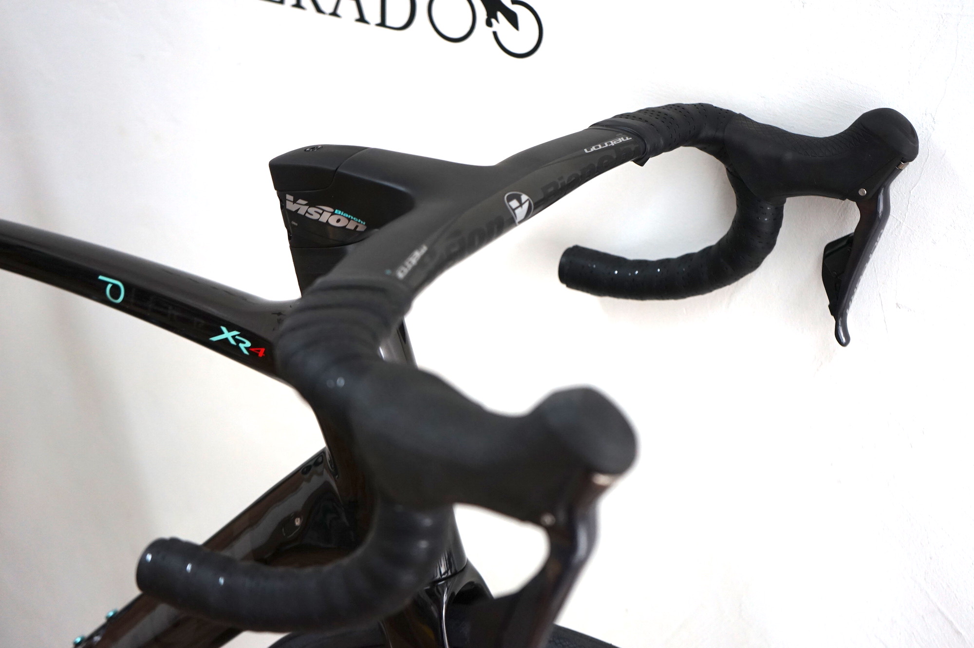 Bianchi OLTRE XR4 Disc Ultegra Di2 11SP 52/36 (2020) Color: 2R