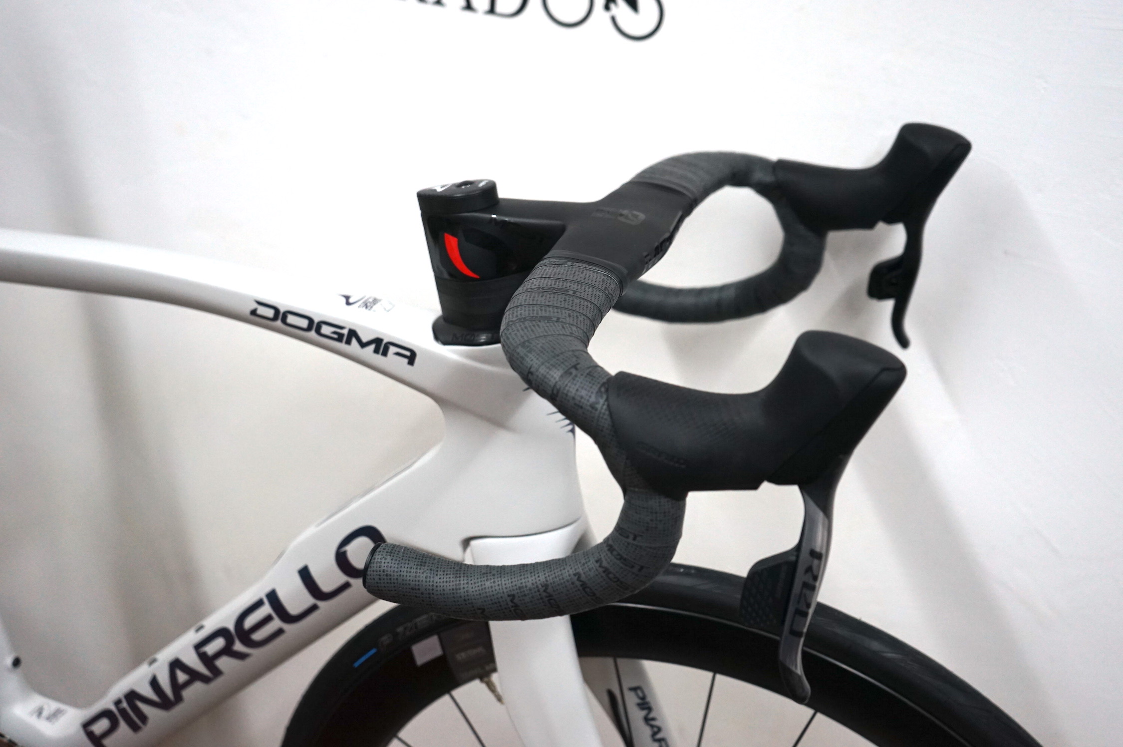 Pinarello DOGMA F12 Disc Sram Red AXS 2x12  DT Swiss ARC1400 50mm