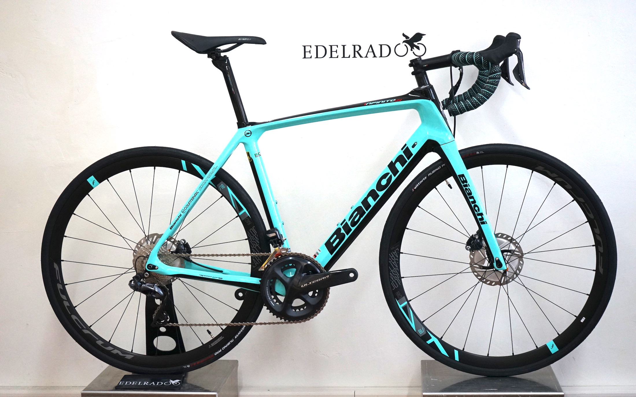 Bianchi INFINITO CV Disc Ultegra Di2 (2020) Color: 2A