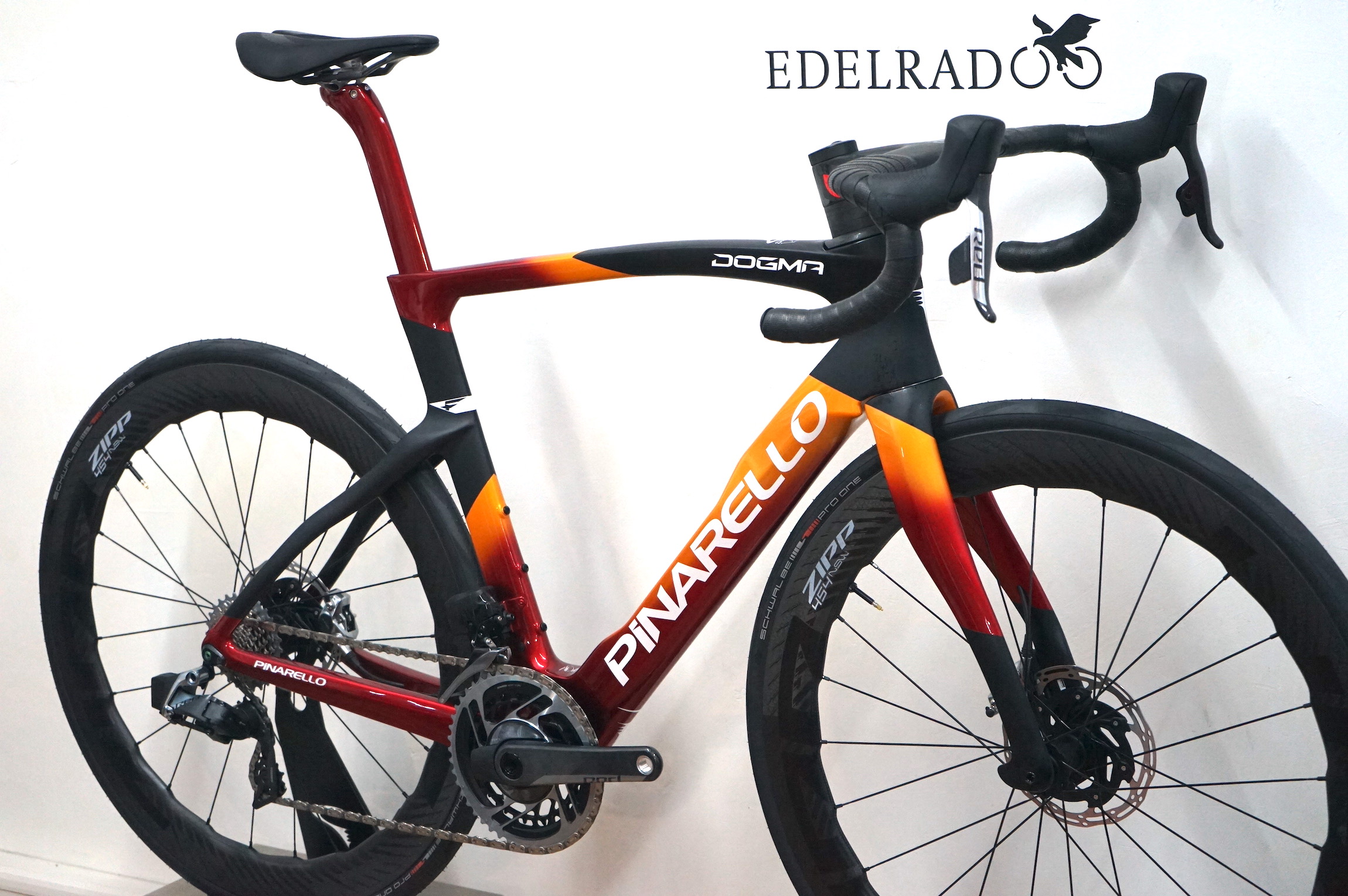 Pinarello DOGMA F disc (2024) Sram Red eTap AXS 2x12 Powermeter  Zipp 454 NSW