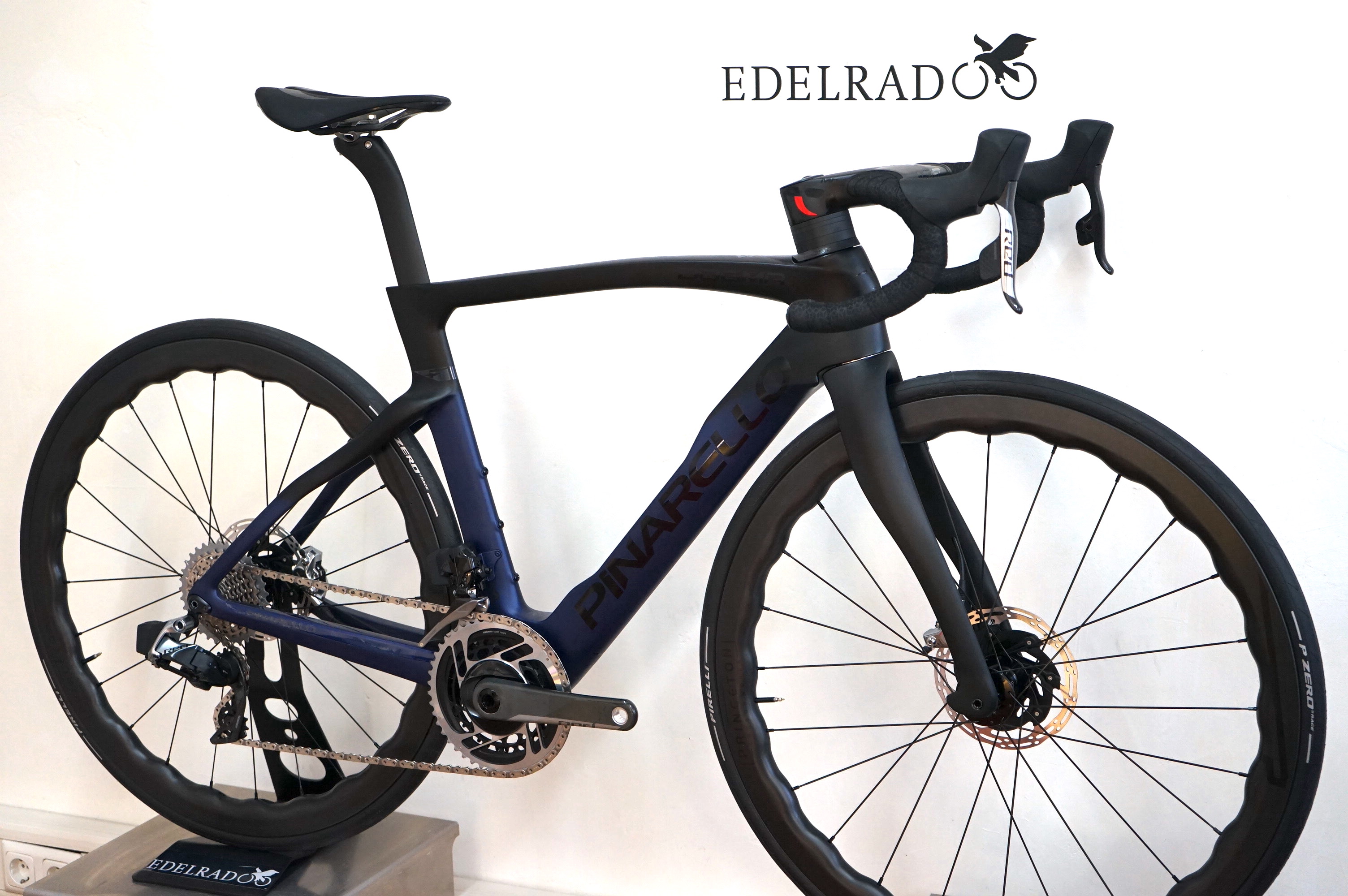 Pinarello DOGMA F disc (2023) Sram Red eTap AXS 2x12 Princeton Grit 4540 midnight-blue (B614)