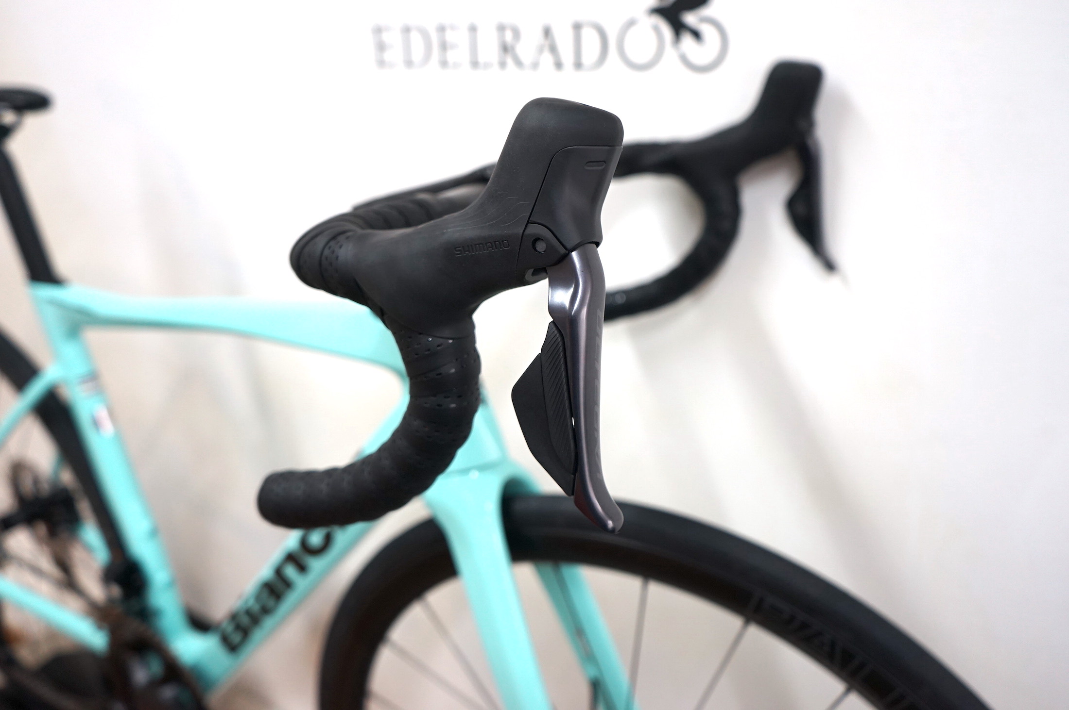 Bianchi SPECIALISSIMA Comp (2024) Ultegra Di2 2x12 (YTB46 MQ)