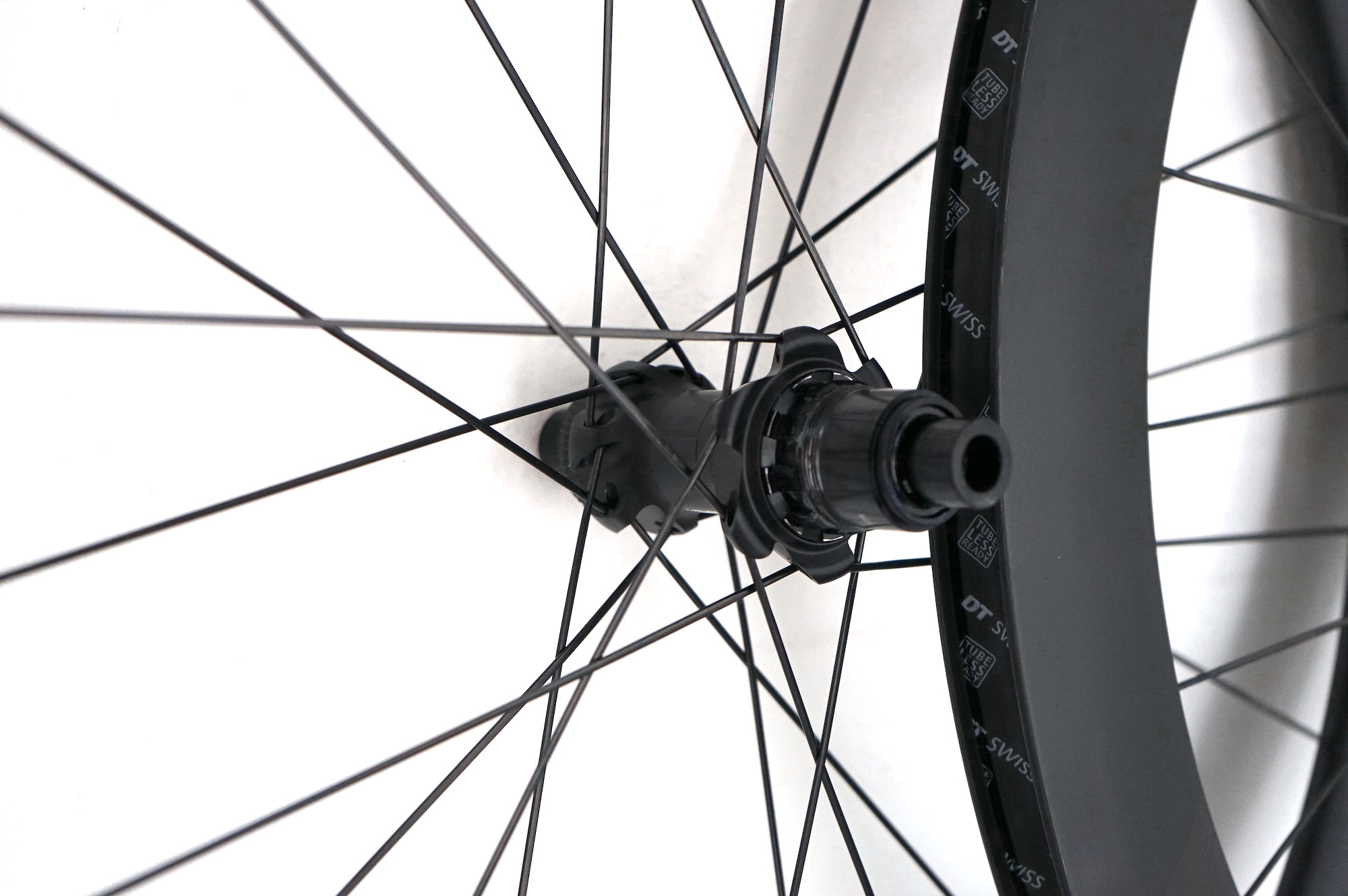 DT Swiss ARC1650 disc-brake 62mm Laufradsatz (VR 12x100mm / HR 12x142mm)