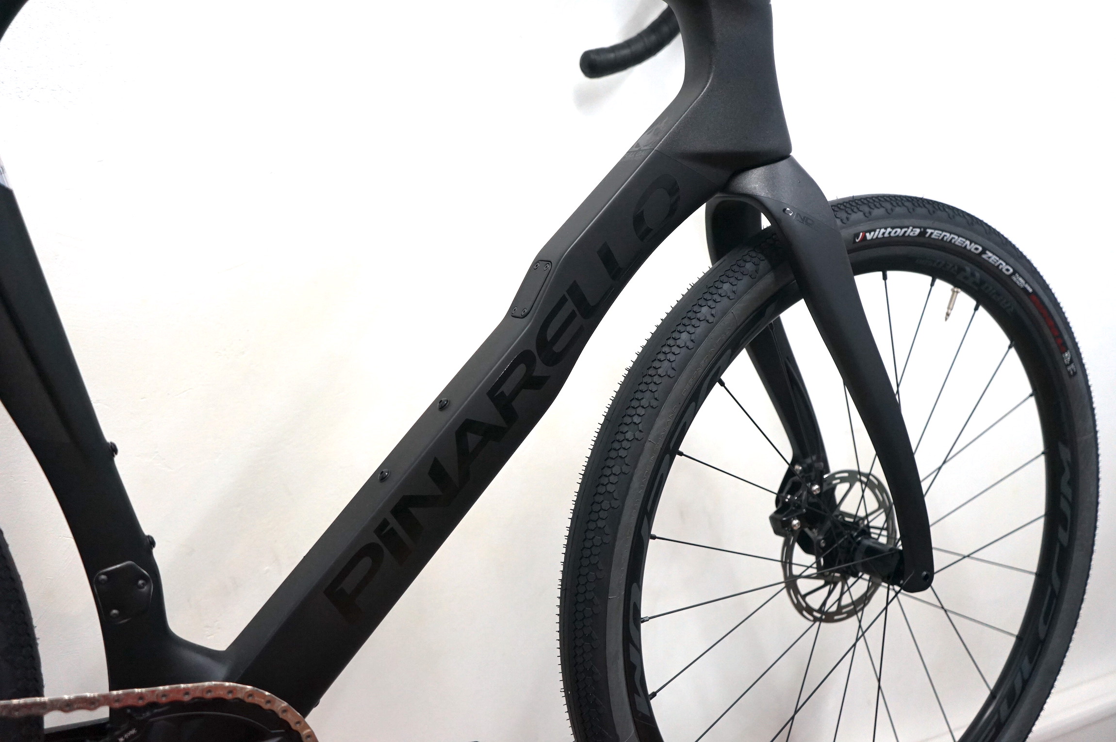 Pinarello GREVIL F Rival eTap AXS DB 1x12 XPLR / 27,5" (2023) CB301 razor-black