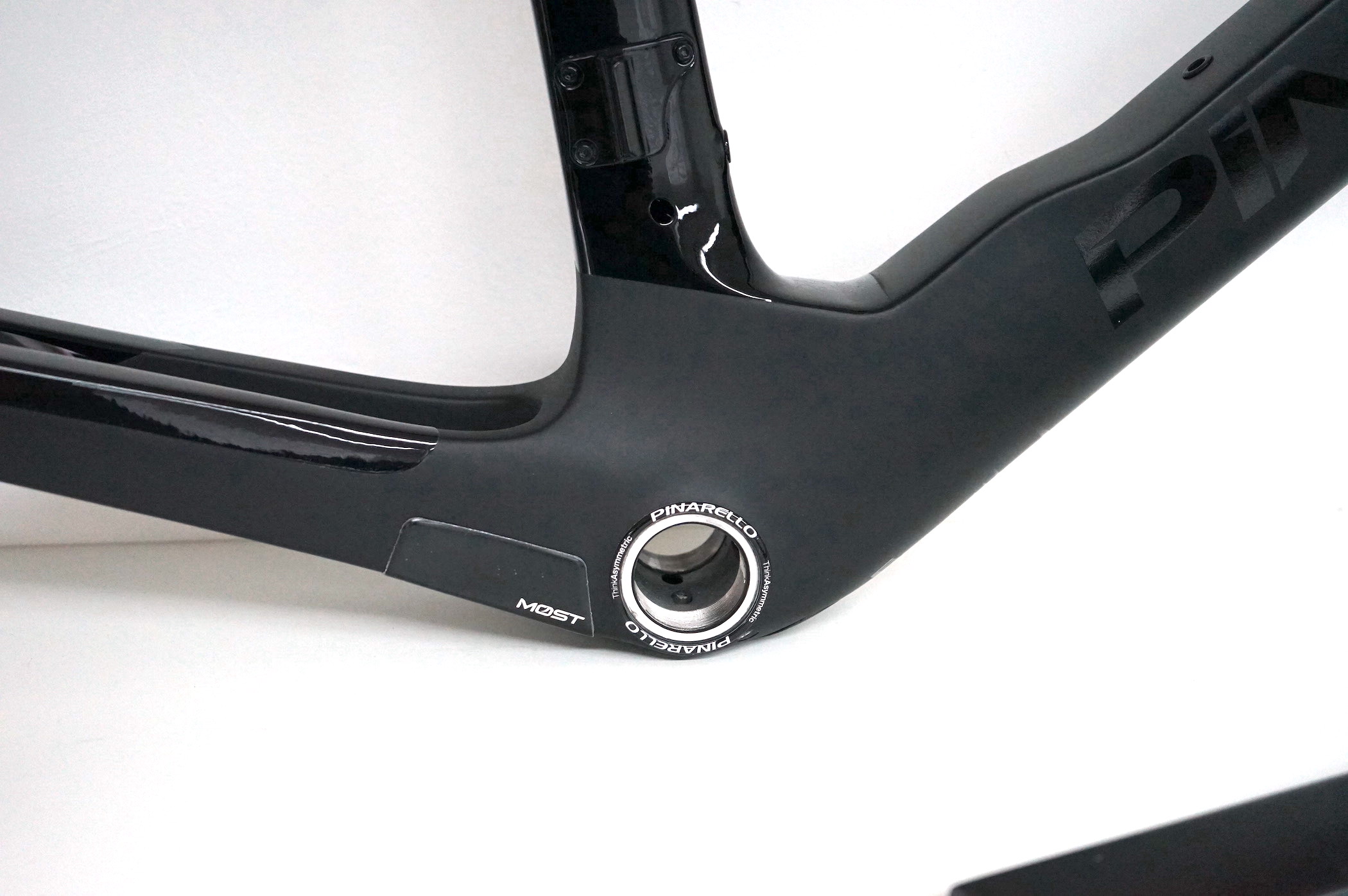 Pinarello Dogma F Disc-Brake Rahmenset BoB (black on Black) CB615